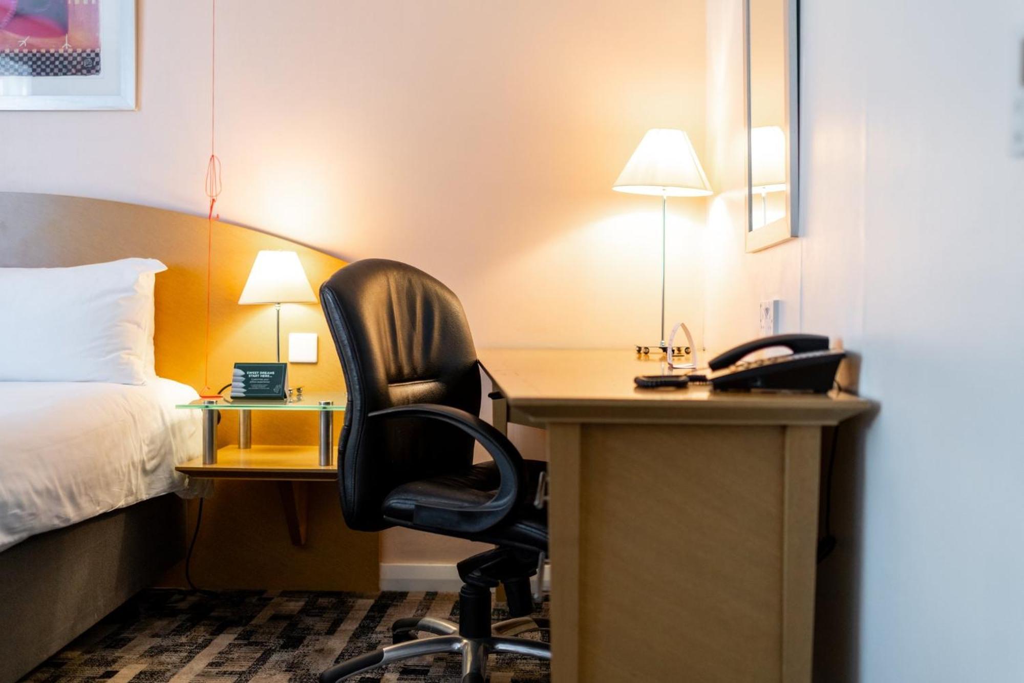 Holiday Inn Ashford - North A20 By Ihg Exteriör bild