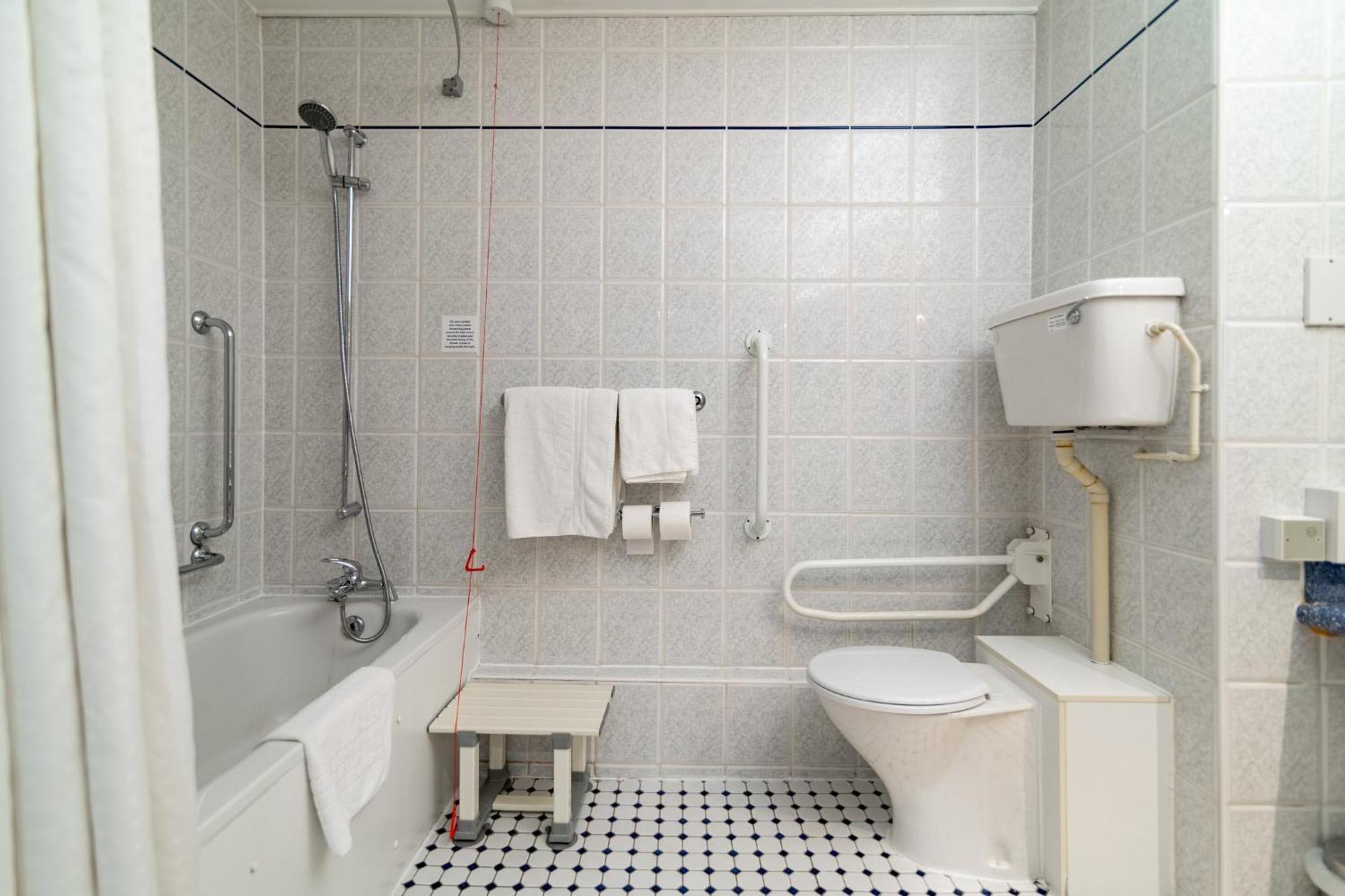 Holiday Inn Ashford - North A20 By Ihg Exteriör bild