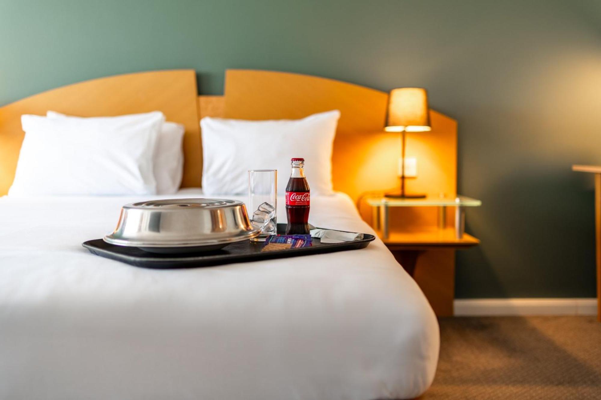 Holiday Inn Ashford - North A20 By Ihg Exteriör bild