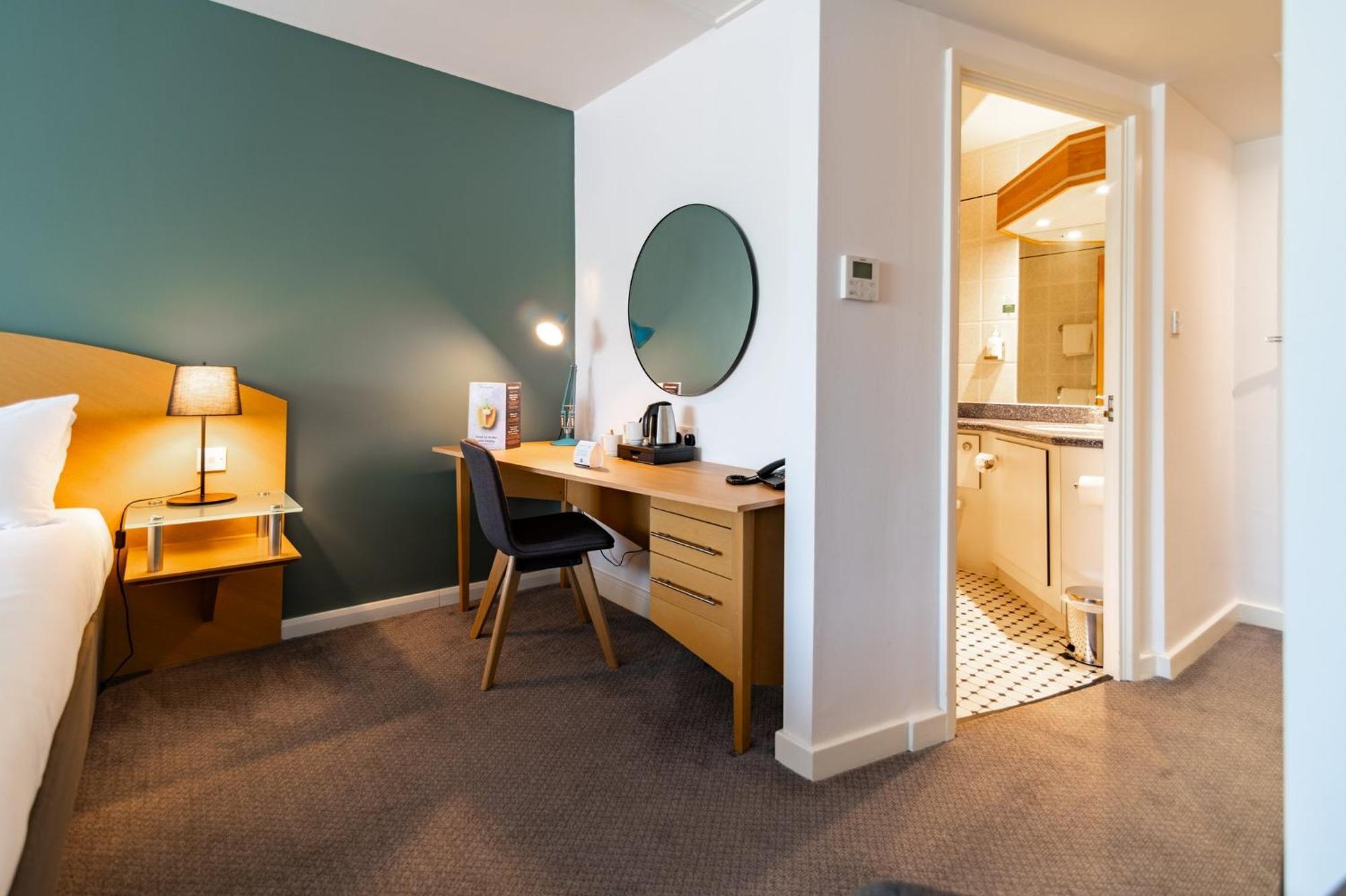 Holiday Inn Ashford - North A20 By Ihg Exteriör bild