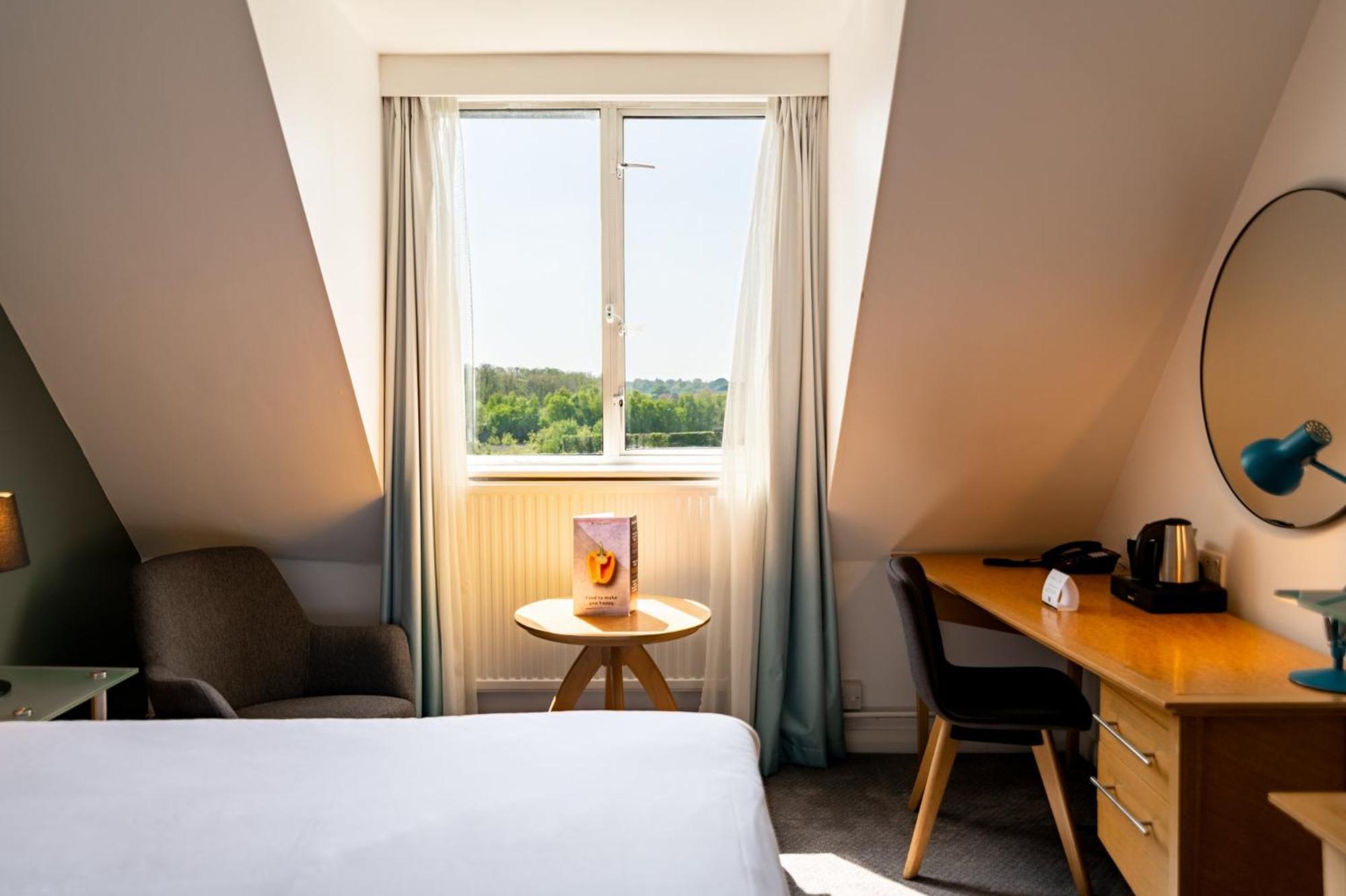 Holiday Inn Ashford - North A20 By Ihg Exteriör bild