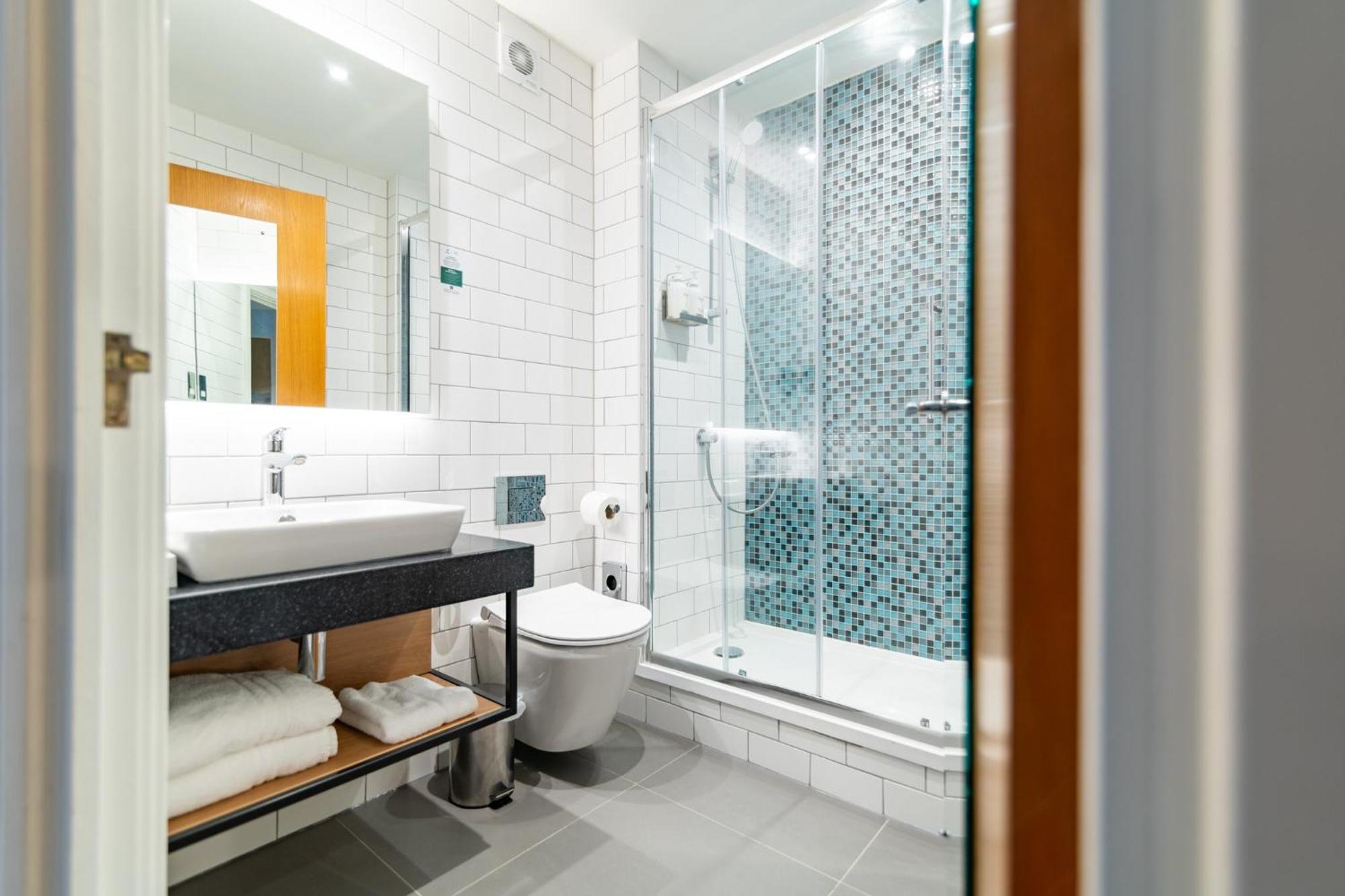 Holiday Inn Ashford - North A20 By Ihg Exteriör bild