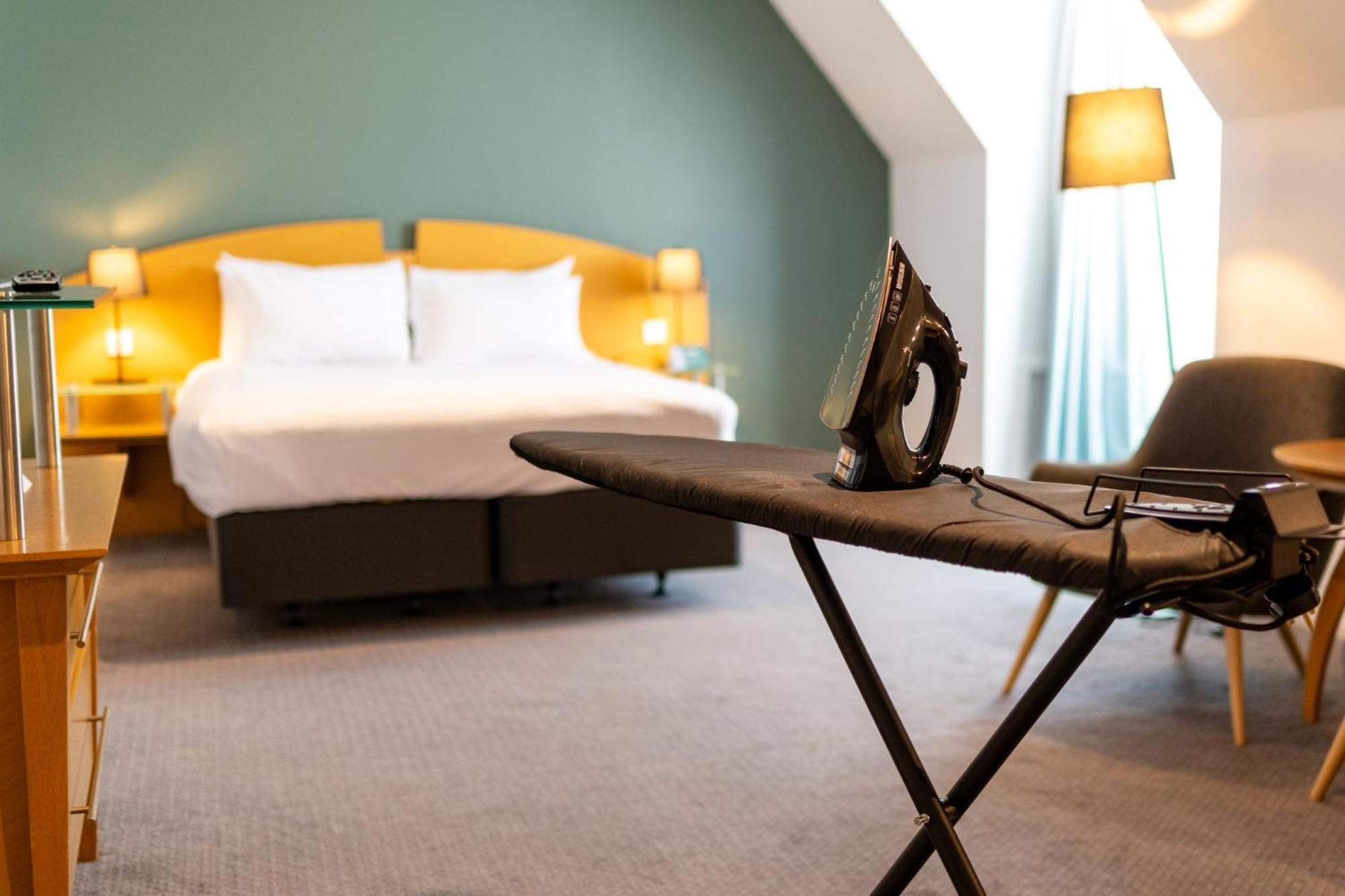 Holiday Inn Ashford - North A20 By Ihg Exteriör bild