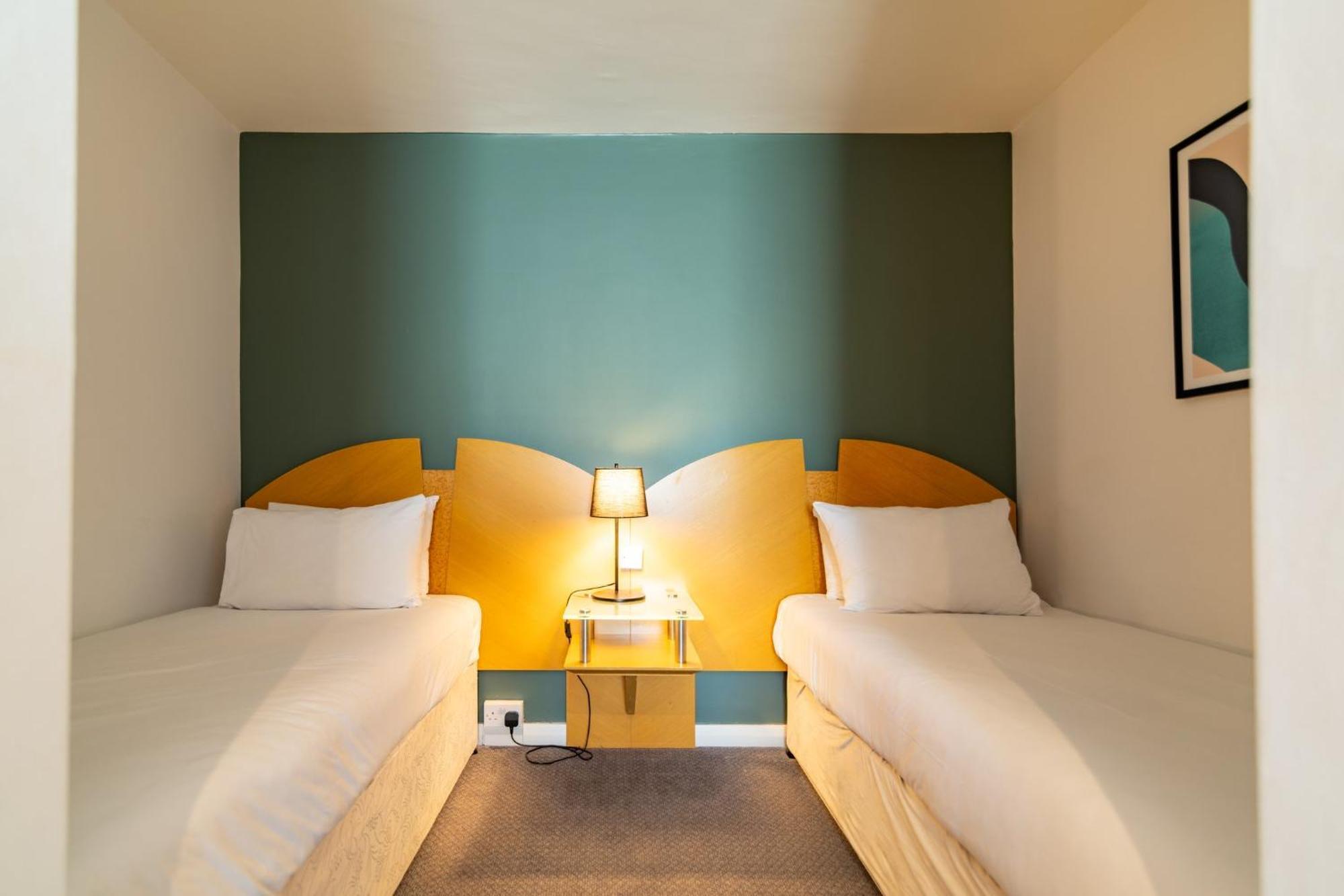 Holiday Inn Ashford - North A20 By Ihg Exteriör bild