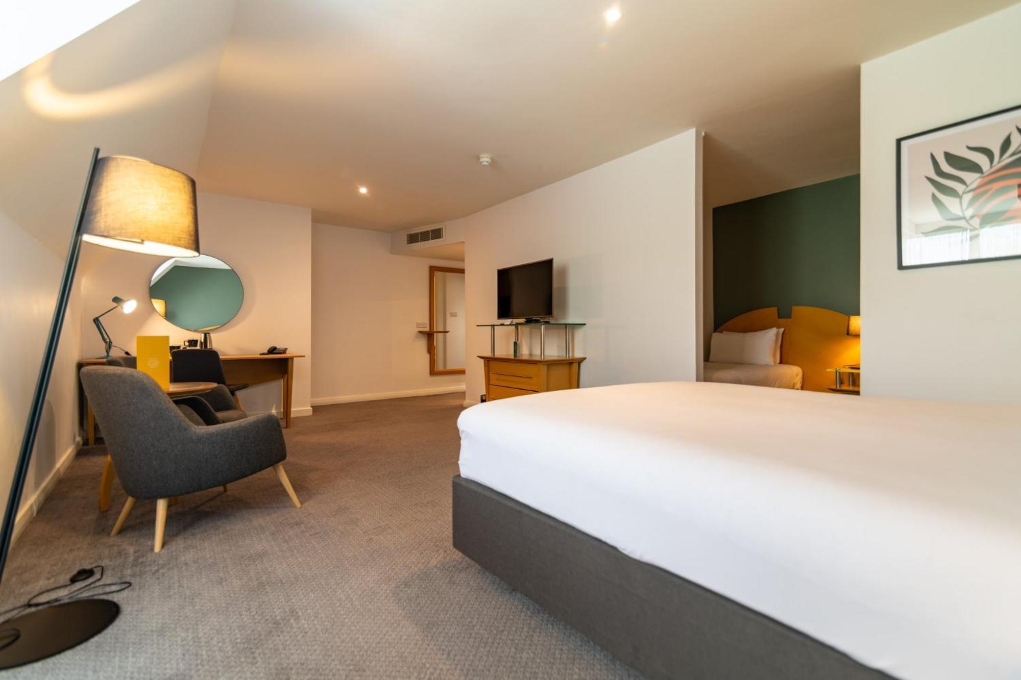 Holiday Inn Ashford - North A20 By Ihg Exteriör bild